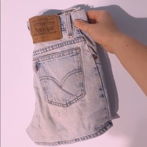 AUTHENTIC LEVI JEAN SHORTS